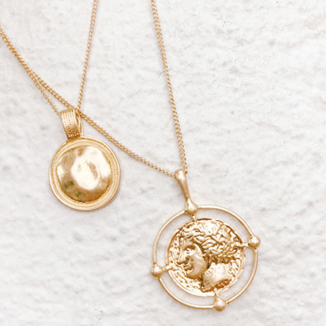 Vintage Round Portrait Pendant Necklace Women Jewelry Personalise Double-layered Choker Statement Necklace Gold Chain Necklaces